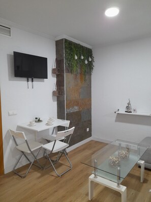 Dining - Comfortable studio apartment in the center of Alicante (Alacant)