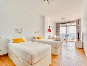 1 habitación, tabla de planchar con plancha y wifi 