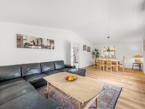 Unclassified image, 3 of 27, button