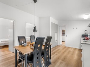 Unclassified image, 2 of 27, button