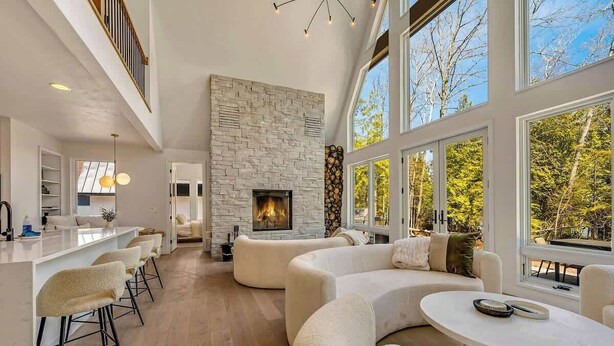 Interior - Luxe Lakefront Home · Sleeps 10 · Jacksonport (Sturgeon Bay)