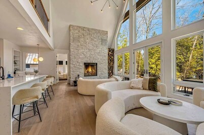 Lake View Luxury Retreat · Deck & Firepit