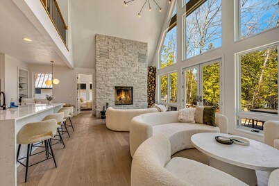 Design-Forward Lakefront Home With Private Shoreline