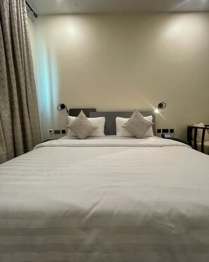 1 chambre, fer et planche à repasser, Wi-Fi, draps fournis