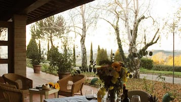 Premium Apartment, 2 Bedrooms, Pool Access, Garden View | Terrace/patio