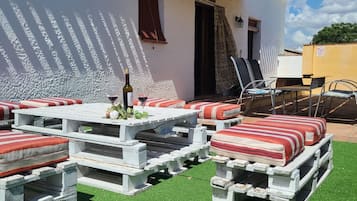 Casa, 3 habitaciones, accesible para personas con discapacidad, fumadores | Restaurante al aire libre