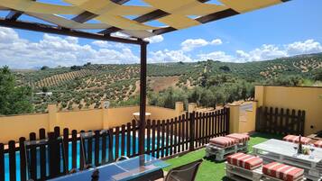 House, 3 Bedrooms, Accessible, Smoking | Outdoor dining