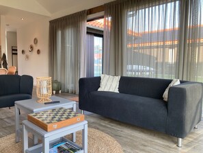 House, 2 Bedrooms, Patio, Garden View | Living room