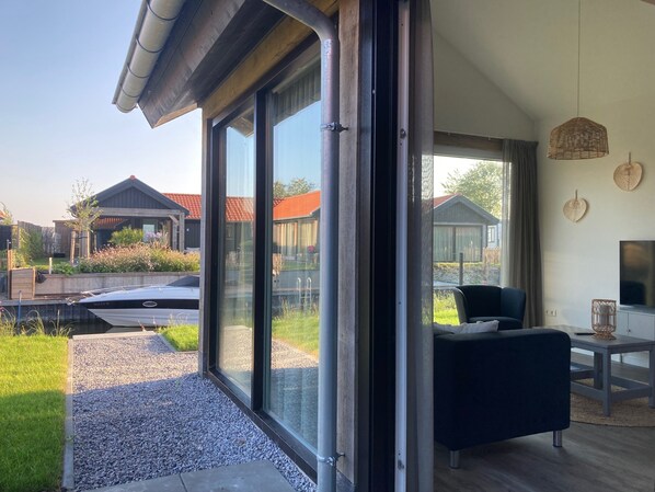 Huis, 2 slaapkamers, patio, uitzicht op tuin | Interieur