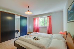 2 chambres, coffres-forts dans les chambres