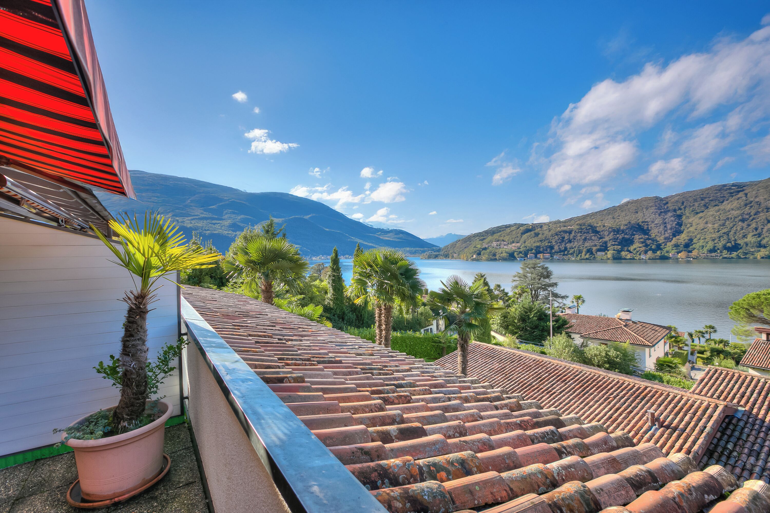 Family Apartment, Multiple Bedrooms, 2 Bathrooms, Lakeside (Miralago Lakeview Morcote With Pool) | Property grounds