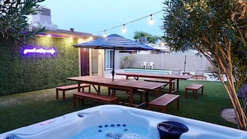 Outdoor dining