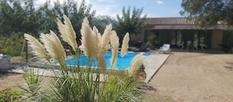 A little paradise! Independent villa-Private heated pool-7 km beach