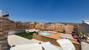 Bain à remous extérieur