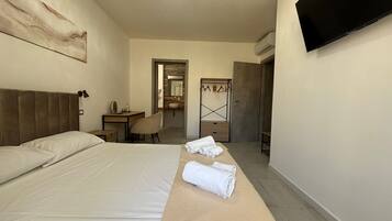1 bedroom, desk, travel crib, free WiFi