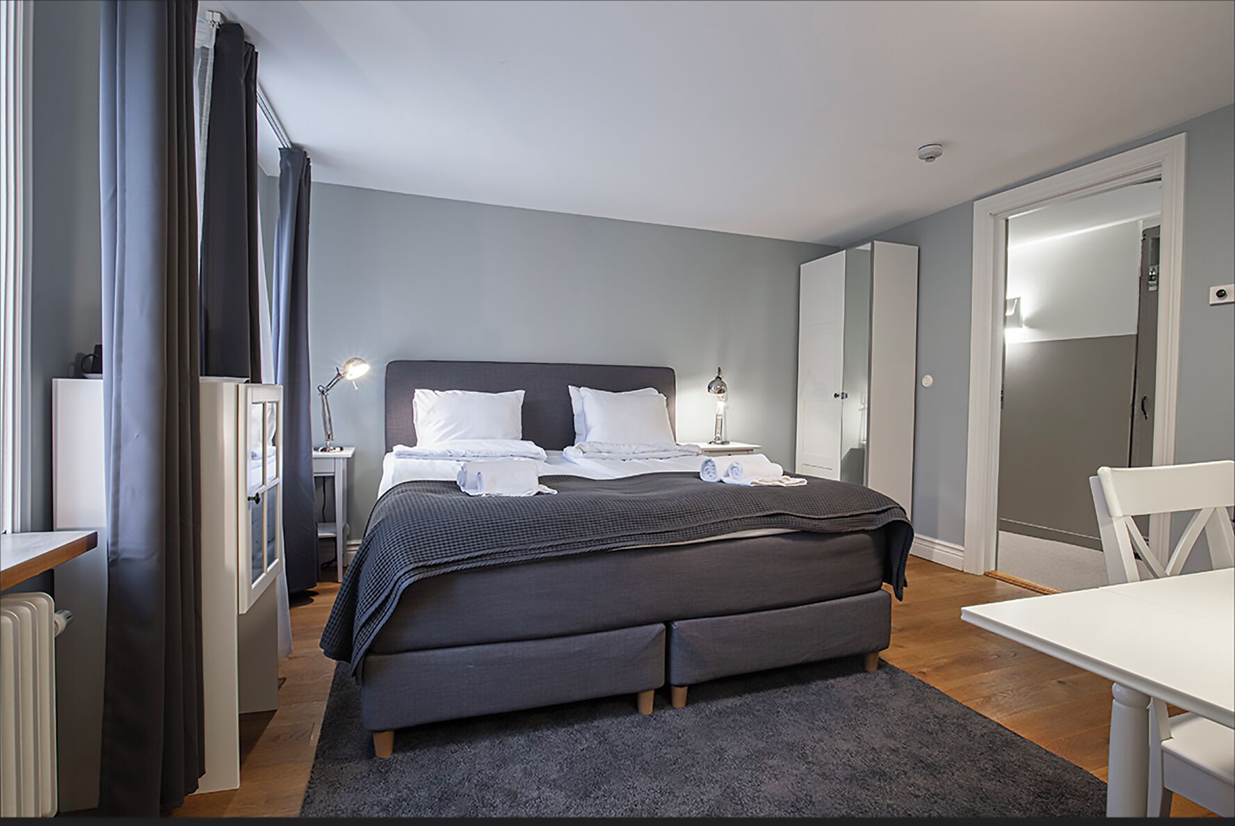 디럭스 스튜디오, 킹사이즈침대 1개 | 노트북 작업 공간, 방음 설비, 무료 WiFi, 침대 시트