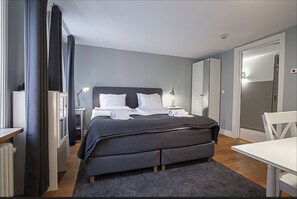 Deluxe Studio, 1 King Bed | Laptop workspace, soundproofing, free WiFi, bed sheets - Continental Apartment Hotel Helsingborg (Helsingborg)