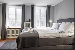 Deluxe Studio, 1 King Bed | Laptop workspace, soundproofing, free WiFi, bed sheets - Continental Apartment Hotel Helsingborg (Helsingborg)