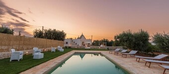 Domus Petri 1908 Prickly Pear- Trulli with swimming pool in Itria Valley