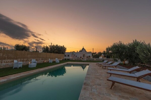 Outdoor pool - Domus Petri 1908 Prickly Pear- Trulli with swimming pool in Itria Valley (Cisternino)