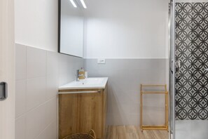 Een douche, een haardroger, een bidet
