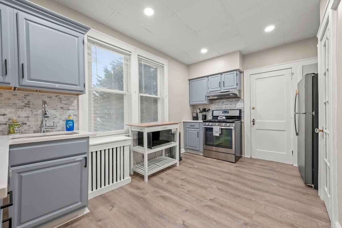 冰箱、微波炉、烤箱、炉灶