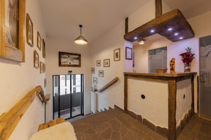 Check-in/check-out kiosk - Apartmaji Rozle (Kranjska Gora)