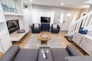 Smart TV, fireplace - Cozy Cottage with Beach Access (Annapolis)