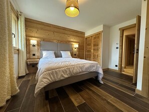 5 bedrooms - Spacious chalet with comfort, 5 bedrooms, parking (Verchaix)