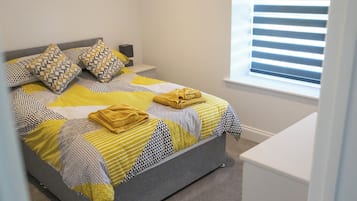 2 bedrooms, iron/ironing board, travel cot, free WiFi