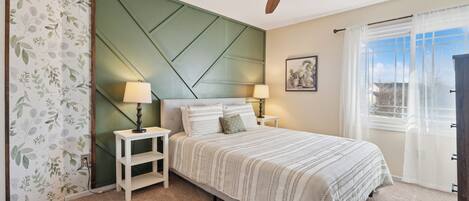 4 bedrooms, iron/ironing board, WiFi, bed sheets