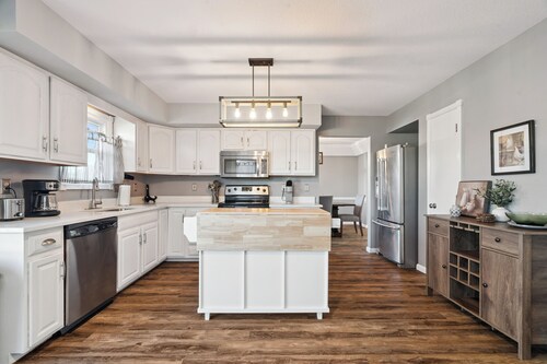 Spacious Retreat with Dual Master Suites, Game Room and Outdoor Escape