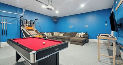 Spacious Retreat with Dual Master Suites, Game Room and Outdoor Escape