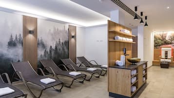 Sauna, hot tub, steam room