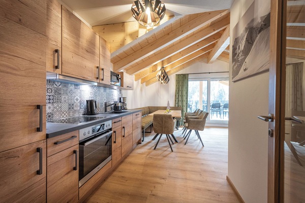 Royal-Penthouse | Eigene Küche | Großer Kühlschrank, Mikrowelle, Ofen, Herdplatte