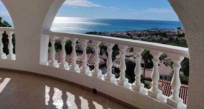 Villa with stunning sea view, private pool and garden