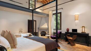 Villa, Balcony, Garden View | 7 bedrooms, iron/ironing board, free cots/infant beds, free WiFi