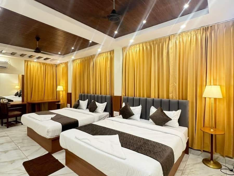 Quarto quádruplo standard | Escrivaninha, Wi-Fi de cortesia