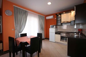 Dining - Apartments in Malinska/insel Krk 12469 (Dobrinj)