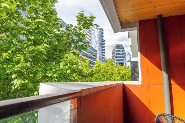 Property grounds - 2BR Apt in Docklands WiFi City walk Water nearby (Docklands)