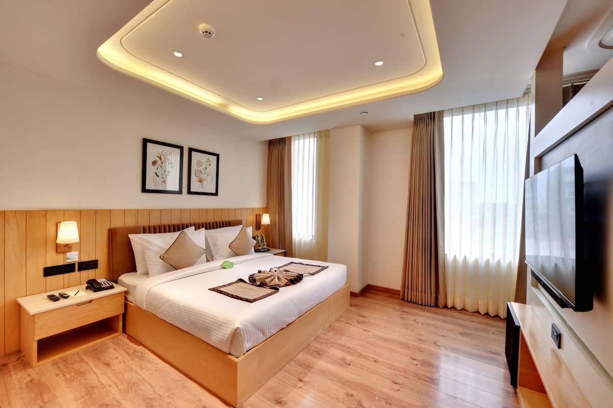 In-room safe, desk, blackout curtains, soundproofing