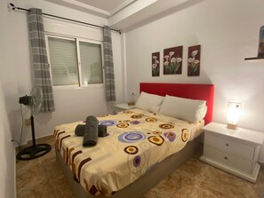 2 makuuhuonetta, silitysrauta/-lauta, ilmainen Wi-Fi, vuodevaatteet