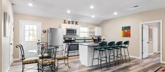 Modern Cabin in Pine Forest Near Austin