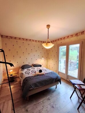 Room - Chambre au Calme - Absolute calm (LINDRY)