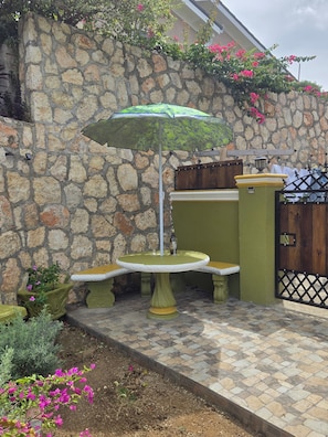 Property grounds - Cozy 1-Bedroom W/Sea Breeze, Breathtaking Ocean, and Mountainous Views, Gated (Falmouth)