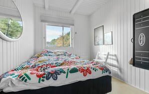 3 bedrooms, travel cot, free WiFi