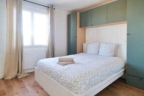 4 chambres, fer et planche à repasser, Wi-Fi gratuit, draps fournis