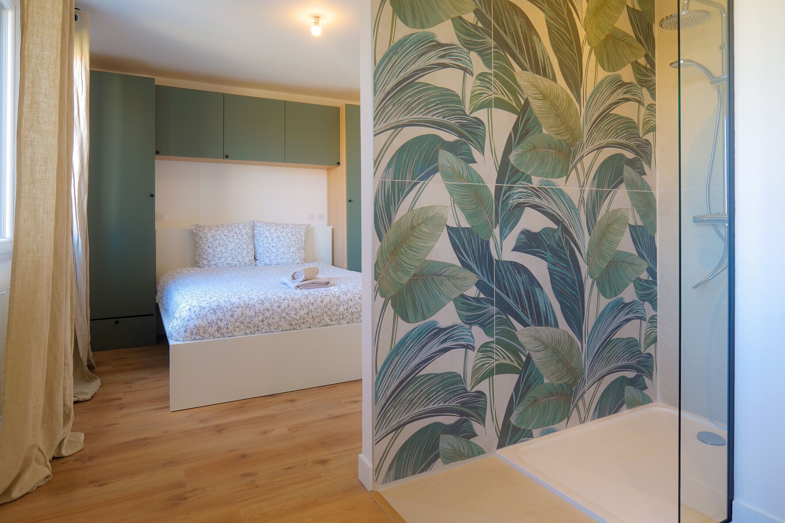 4 bedrooms, iron/ironing board, free WiFi, bed sheets