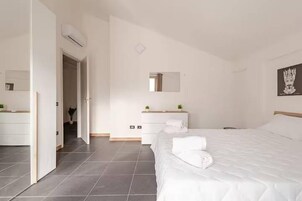 Apartment, 3 Bedrooms, Balcony, Mountain View | 3 bedrooms, iron/ironing board, free WiFi