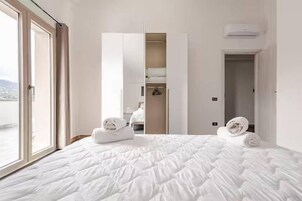 Apartment, 3 Bedrooms, Balcony, Mountain View | 3 bedrooms, iron/ironing board, free WiFi